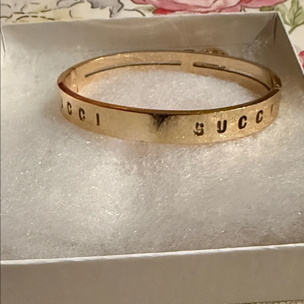 Fashion jewelry CC Gold Bangle Bracelet with Crystal Accents - Picture 5 of 8